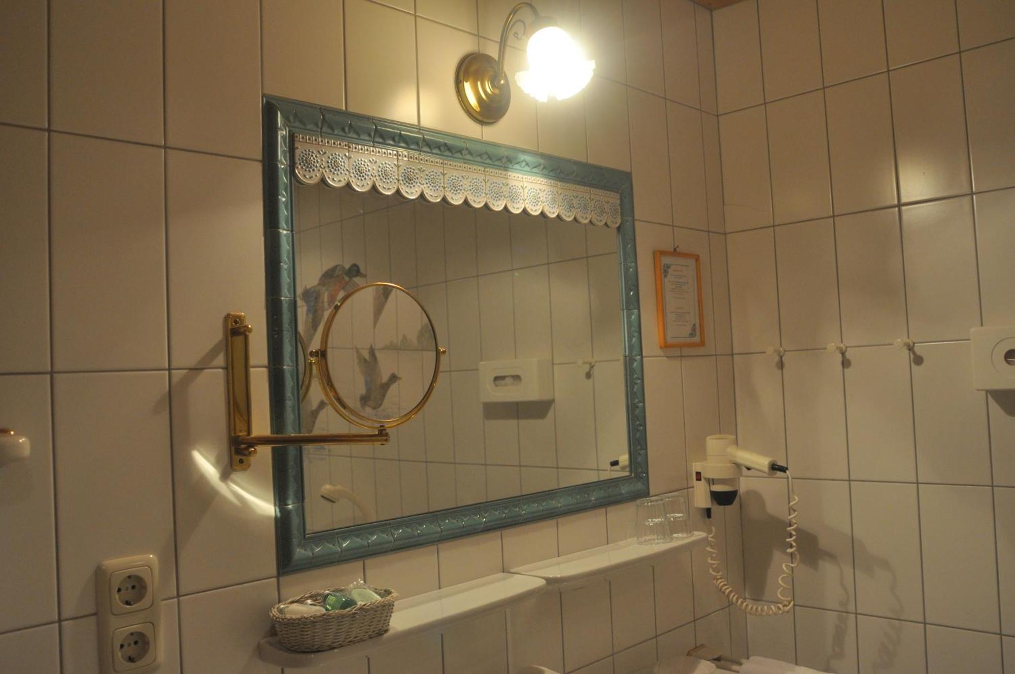 Romantikhotel Almtalhof Gruenau im Almtal Room photo
